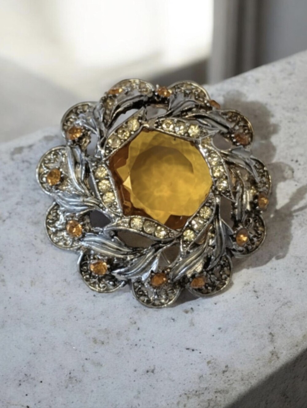 Hollywood Amber Topaz Glass Openwork Wreath Brooch Rhinestone Rosette Pin